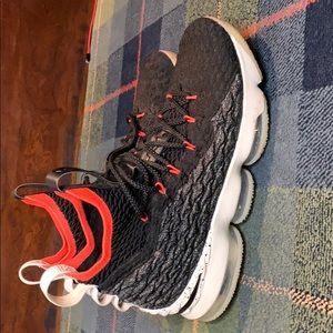 Size 10 lebron 15